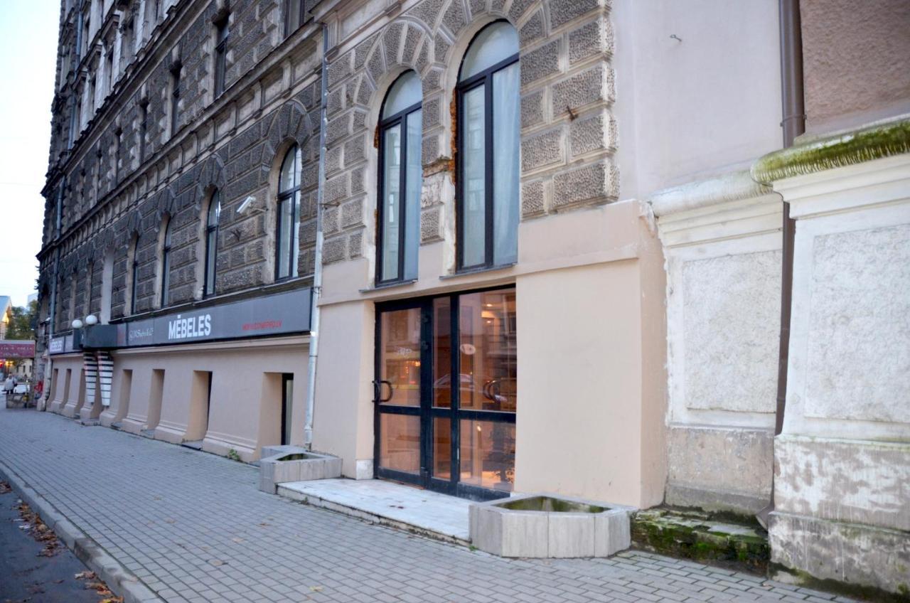 Anna'S Guesthouse Riga Exterior photo